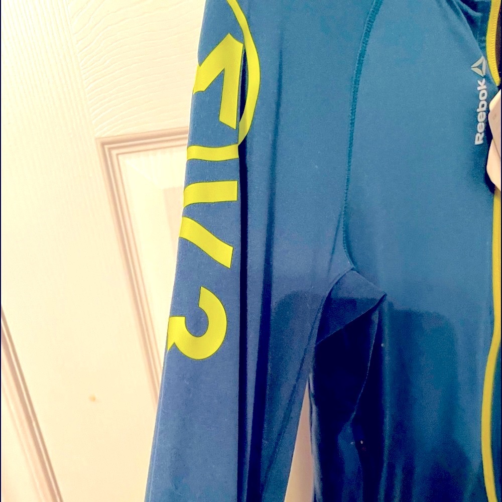Ladies Reebok Slim Fit Training Jacket - Picture 5 of 9